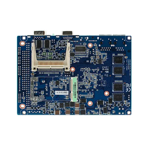 ECM-DX2 sett underifrån med fastlött RAM-minne och andra komponenter