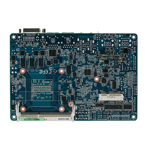 Undersidan av ett EPI-QM87R moderkort med RAM minne och mini PCIe slot