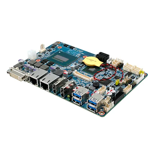EPI-QM87R moderkort sett snett uppifrån med USB 3 portar, två HDMI, två RJ-45 portar och DVI port